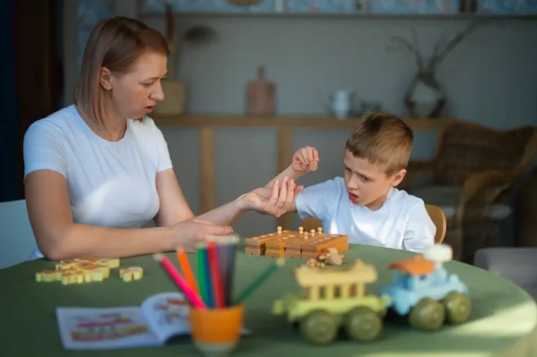 Low Functioning Autism_ Symptoms, Challenges & How to Provide the Best Support